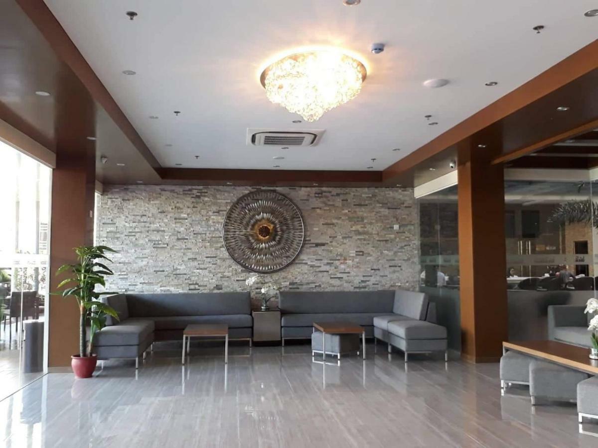 Stunning New Condo In Exclusive La Grande Resort 앙헬레스 외부 사진